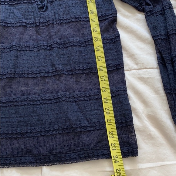 Brand new mesh/lace top - Picture 3 of 4